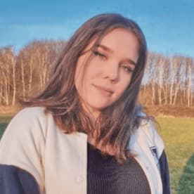 Lehrkraft Kinga